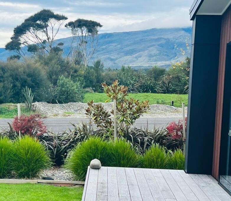 Villa Miss Eastons Whare Westport Exterior foto